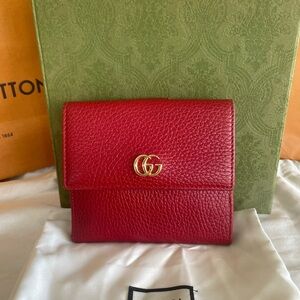 Gucci short wallet